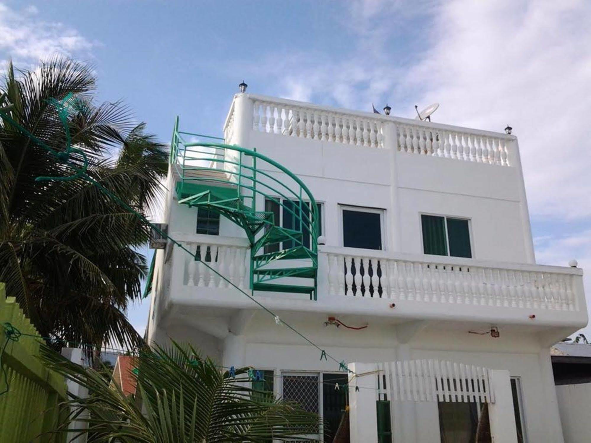 Cronin Residence Resort Oslob Εξωτερικό φωτογραφία